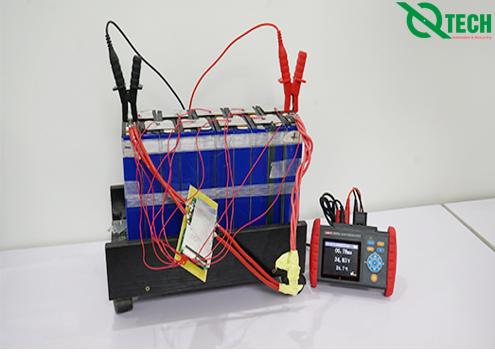 Thiết bị đo nội trở pin, ắc quy Uni-T UT677A